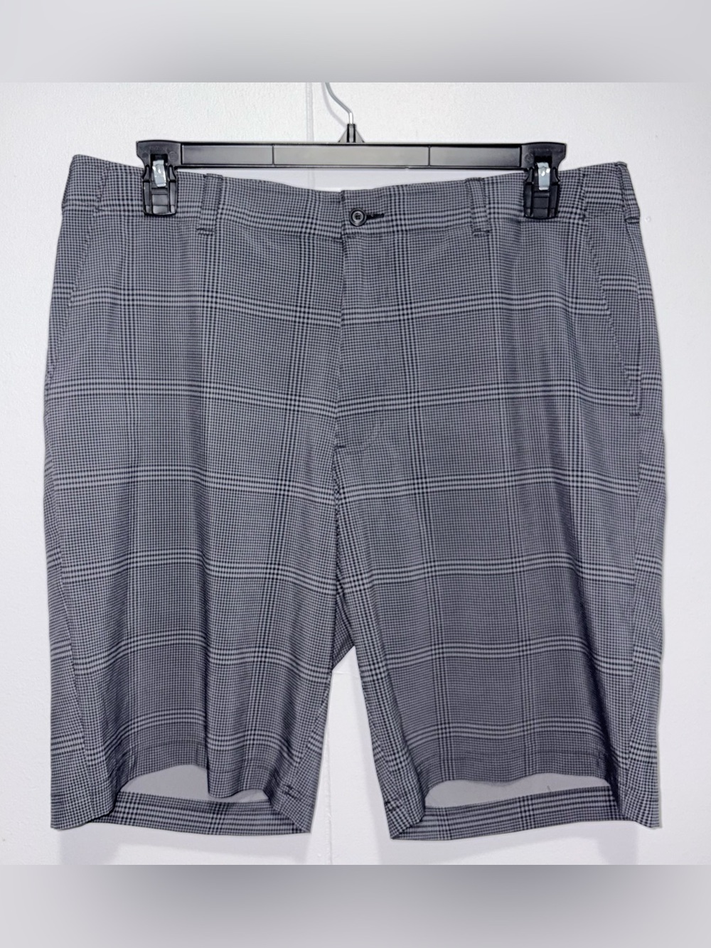 Ben Hogan Men’s Golf Shorts Black Gray Plaid Stretch Waist 38x10